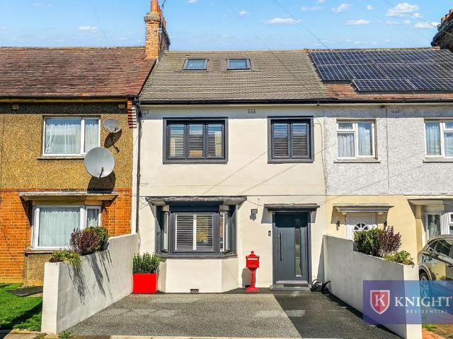 House for sale in Bowes, Greater London