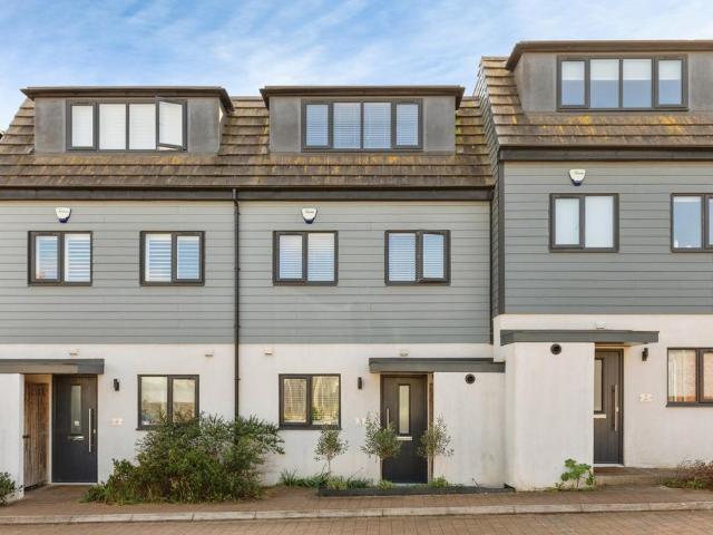 House for sale in Feckenham, City Of Bristol