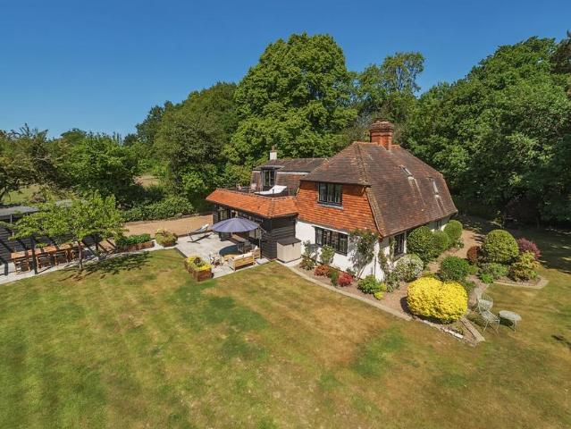 House for sale in Heol-las, Surrey