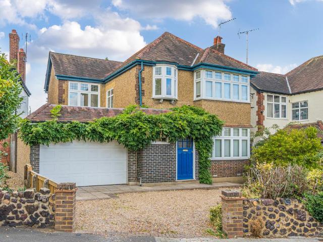 House for sale in East Barnet, Greater London
