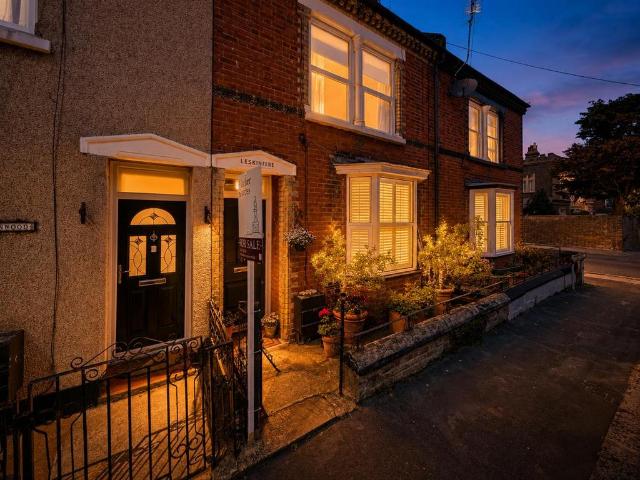 House for sale in Oxenden, The Bridge
