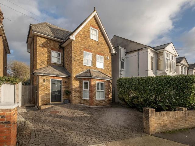 House for sale in Surbiton, Greater London