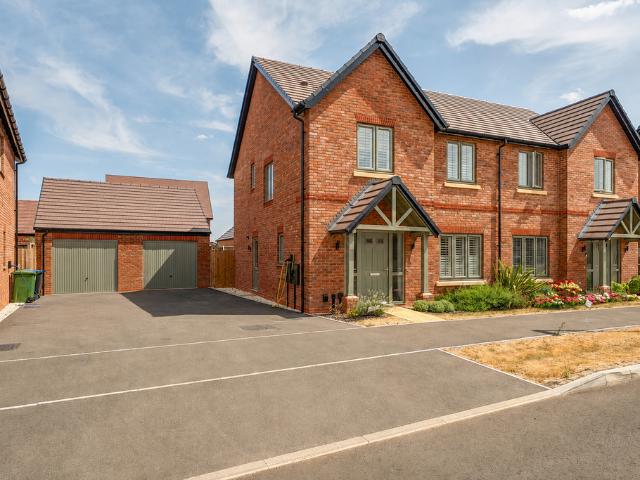 House for sale in Shackleton Village, Alderminster