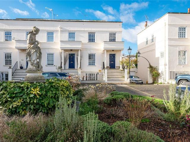 House for sale in Roehampton, Greater London