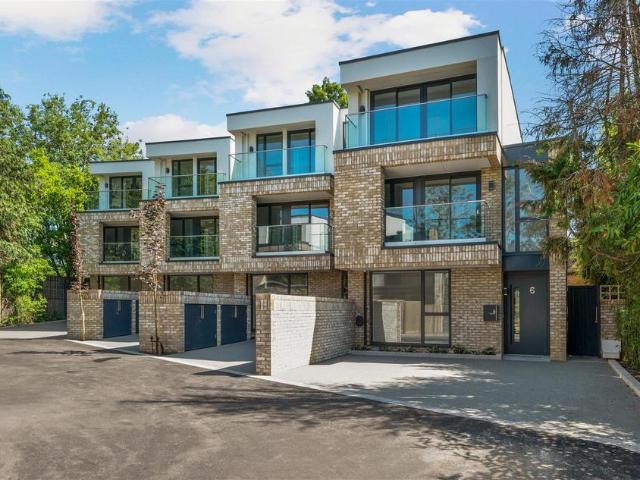 House for sale in London Borough of Merton, Cat Hill