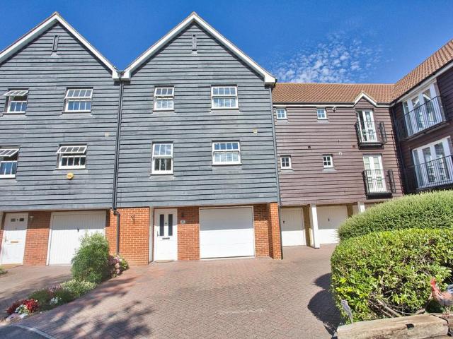 House for sale in Sandwich, Ash