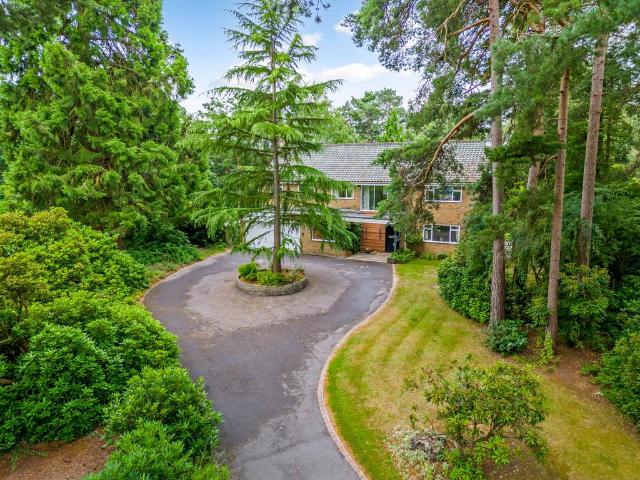 House for sale in Heatherside, Heol-las