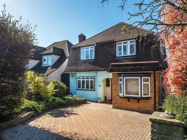 House for sale in Pachesham Park, Surrey