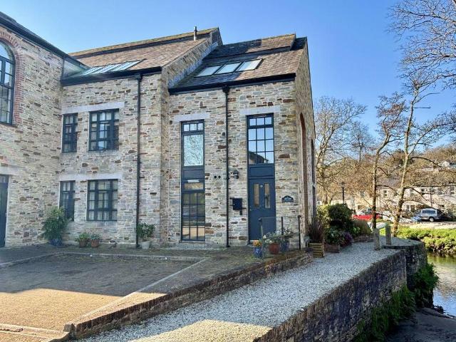 House for sale in Lostwithiel, Cornwall