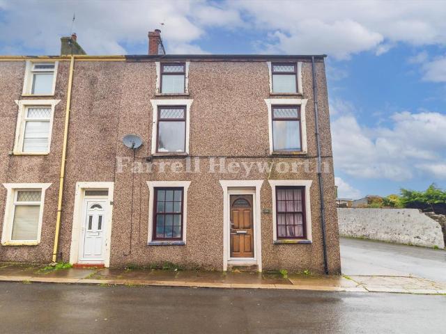 House for sale in Dalton Town with Newton
