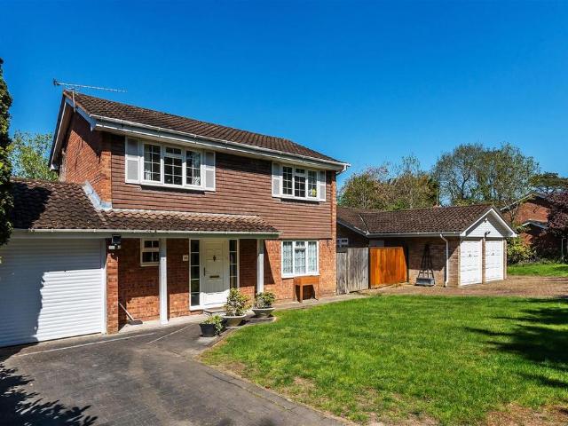 House for sale in Pachesham Park, Surrey