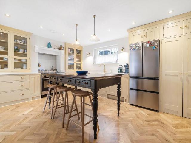 House for sale in Stockwell Park, Greater London
