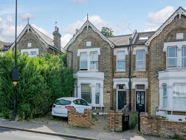 House for sale in Streatham, Greater London