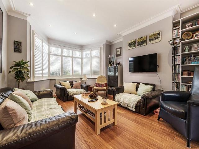 House for sale in North Finchley, Greater London