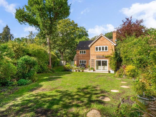 House for sale in Fleet, Hart