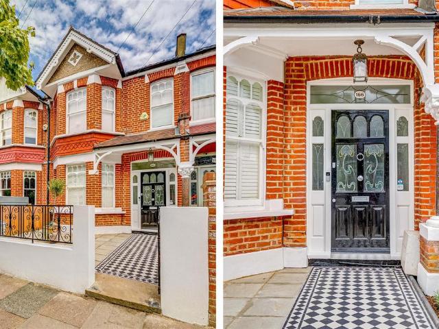 House for sale in Southfields, Greater London