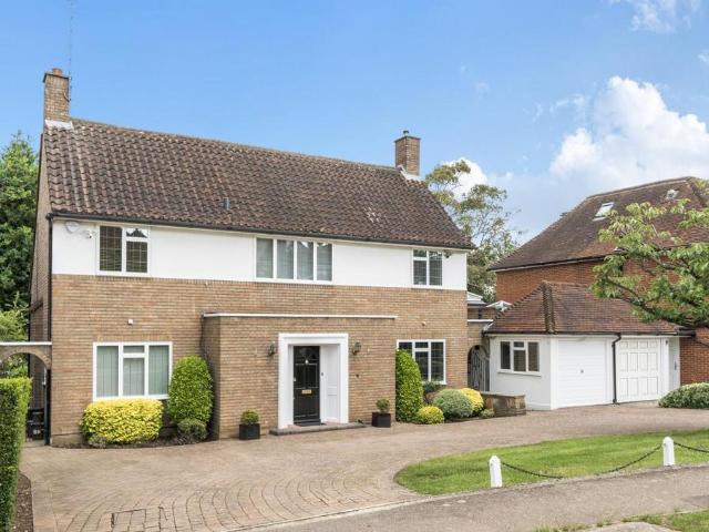House for sale in Totteridge, Greater London