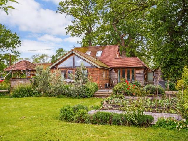 House for sale in Fole, Surrey