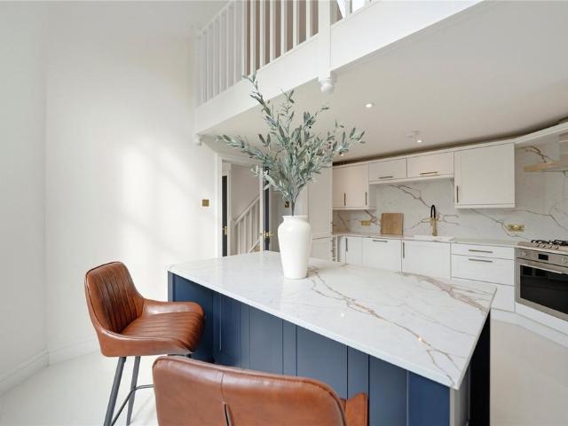 House for sale in Earlsfield, Greater London