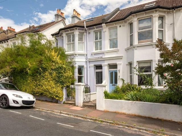 House for sale in Round Hill, Brighton & Hove