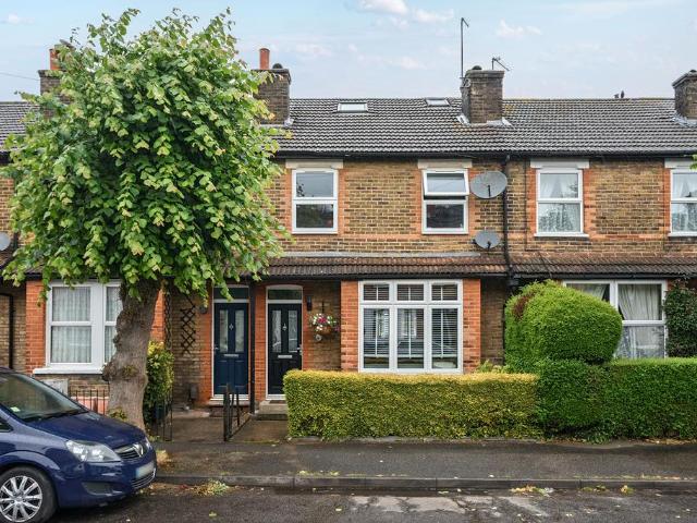 House for sale in Caterham on the Hill, Hillview