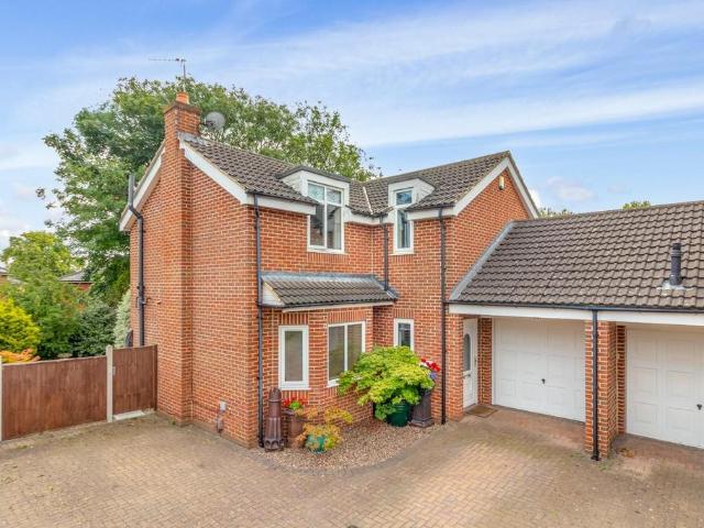 House for sale in Hookstone, Harrogate