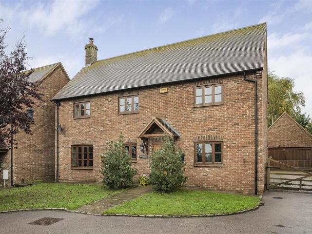 House for sale in Charndon, Buckinghamshire