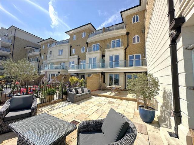 House for sale in Sovereign Harbour, Eastbourne