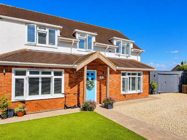 House for sale in Batchworth, Hertfordshire