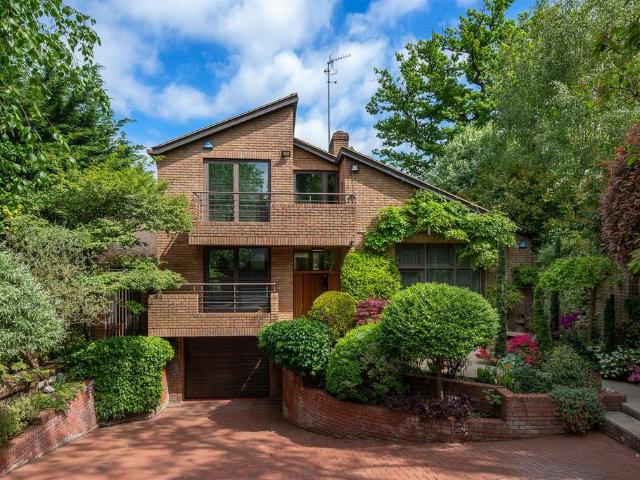 House for sale in Golders Green, Greater London