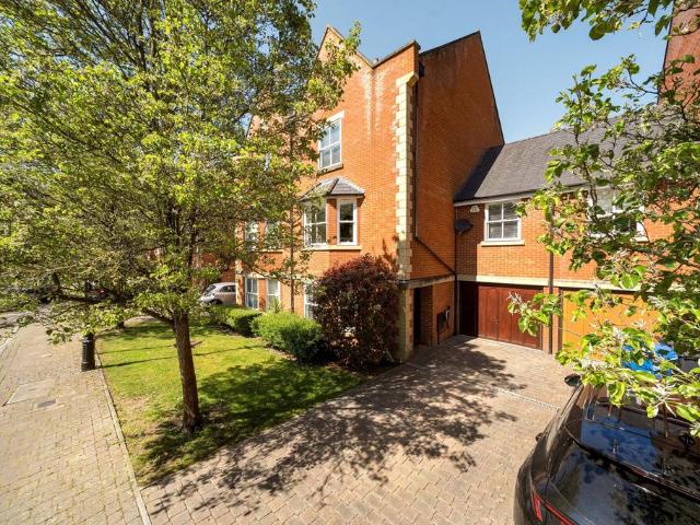 House for sale in Clewer Village, Windsor