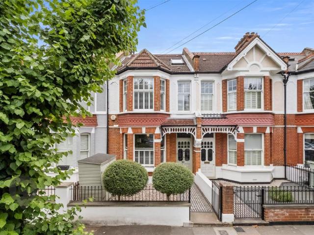 House for sale in Southfields, Greater London