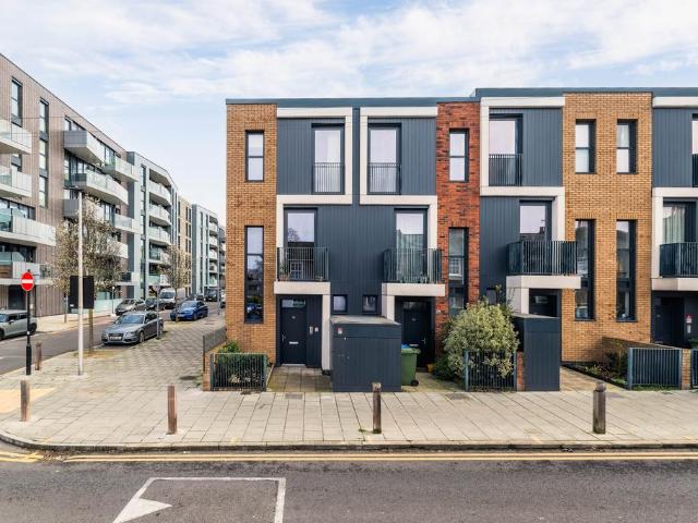 House for sale in Royal Borough of Greenwich, Greater London