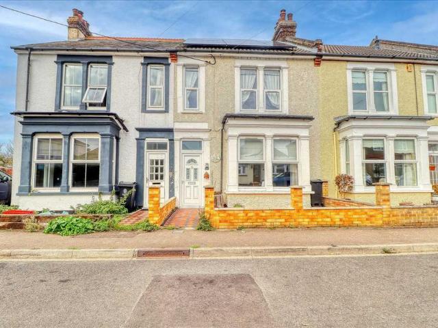 House for sale in Frinton and Walton, Dale Hill