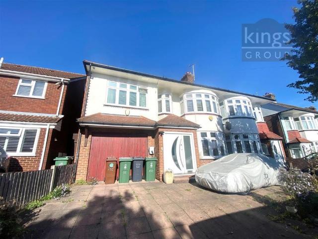 House for sale in Chingford, Greater London