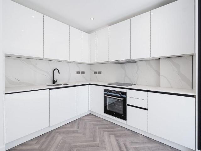 House for sale in Chingford, Greater London