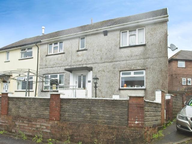 House for sale in Ystrad