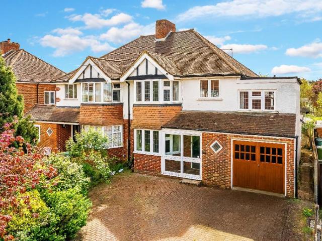 House for sale in Pachesham Park, Surrey