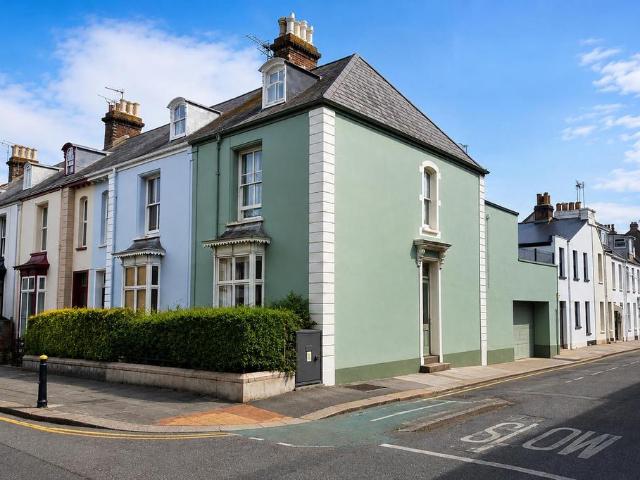 House for sale in Hornsey, Greater London