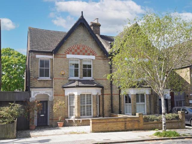 House for sale in Dulwich, Greater London