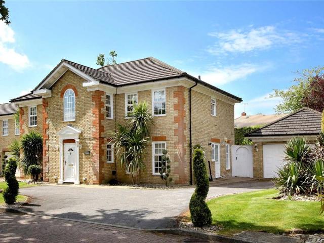 House for sale in Gerrards Cross, Tatling End
