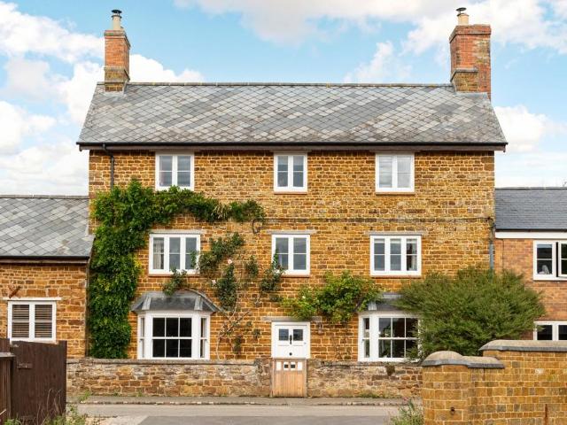 House for sale in Blakesley, West Northamptonshire