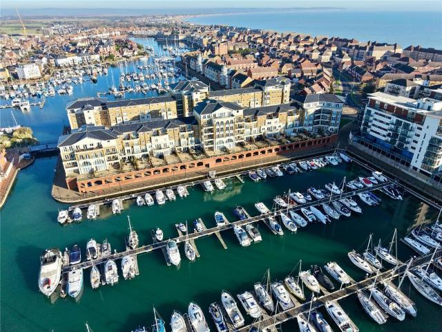 House for sale in Sovereign Harbour, Eastbourne