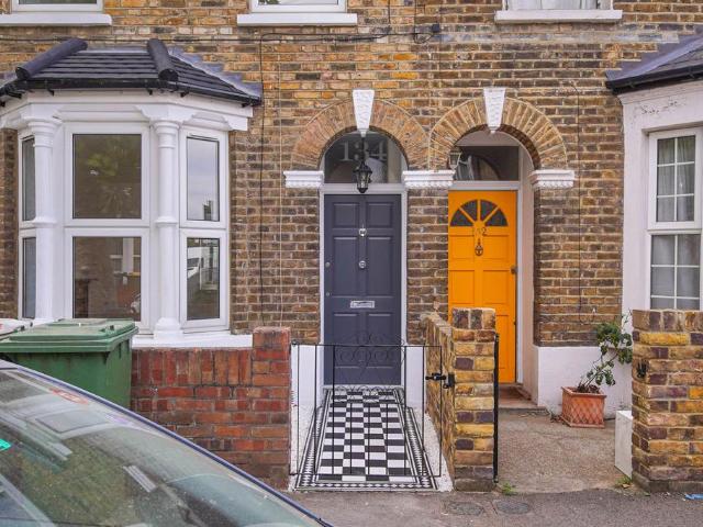 House for sale in Maryland, Greater London