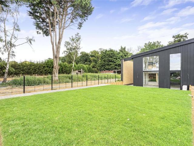 House for sale in Overstone