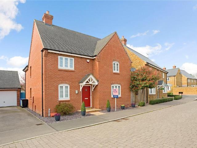 House for sale in Middleton Cheney, Northamptonshire