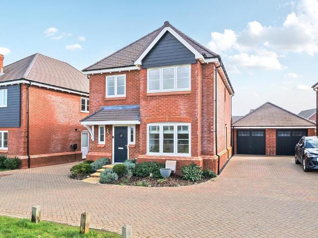 House for sale in Perryfields, West Sussex