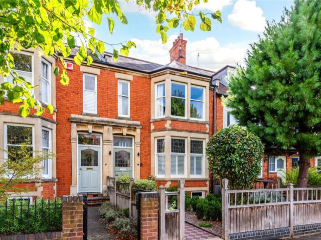 House for sale in Abington, Northampton