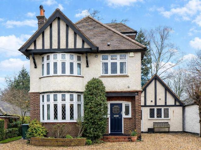 House for sale in Batchworth, Hertfordshire