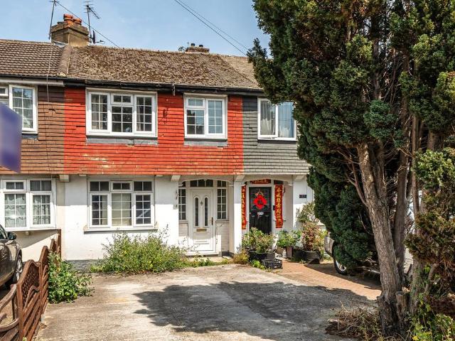 House for sale in Tolworth, Greater London